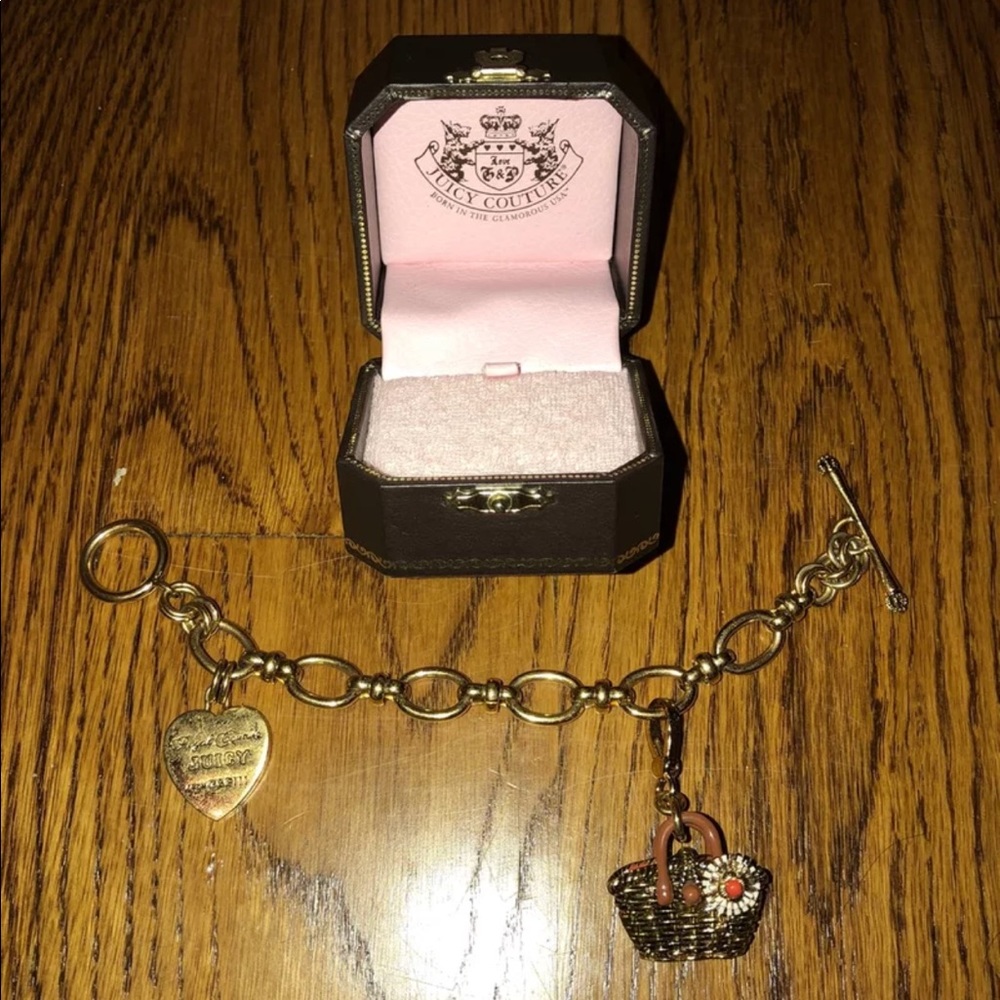 Charm bracelet